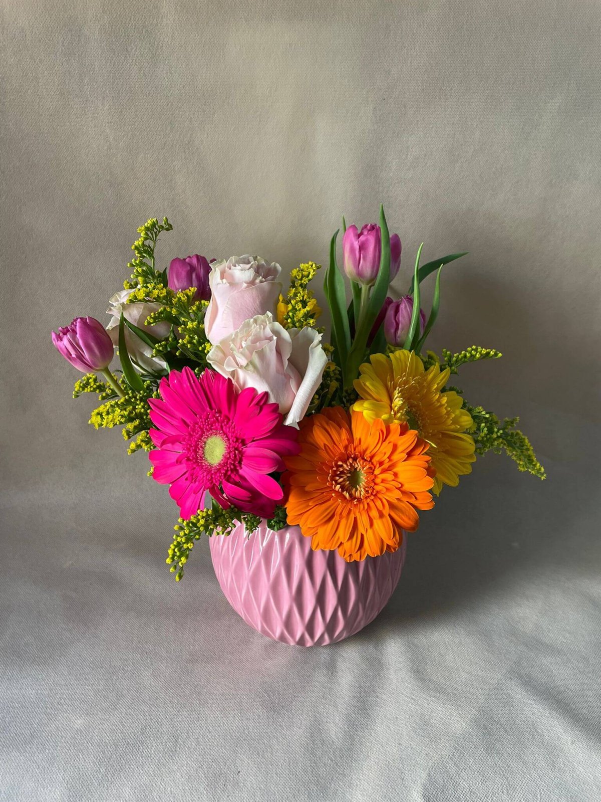 PRETTY ARRANGEMENT IN CONTAINER - Image 2