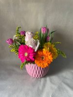 PRETTY ARRANGEMENT IN CONTAINER