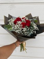 BOUQUET OF RED ROSES