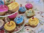 CUP CAKE ASSORTMENT X 6  GLUTON FREE / VEGAN